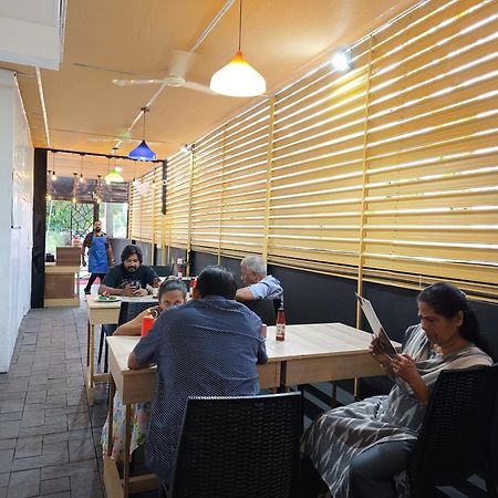 Blue Bell Cochin Airport Hotel Nedumbassery Ngoại thất bức ảnh