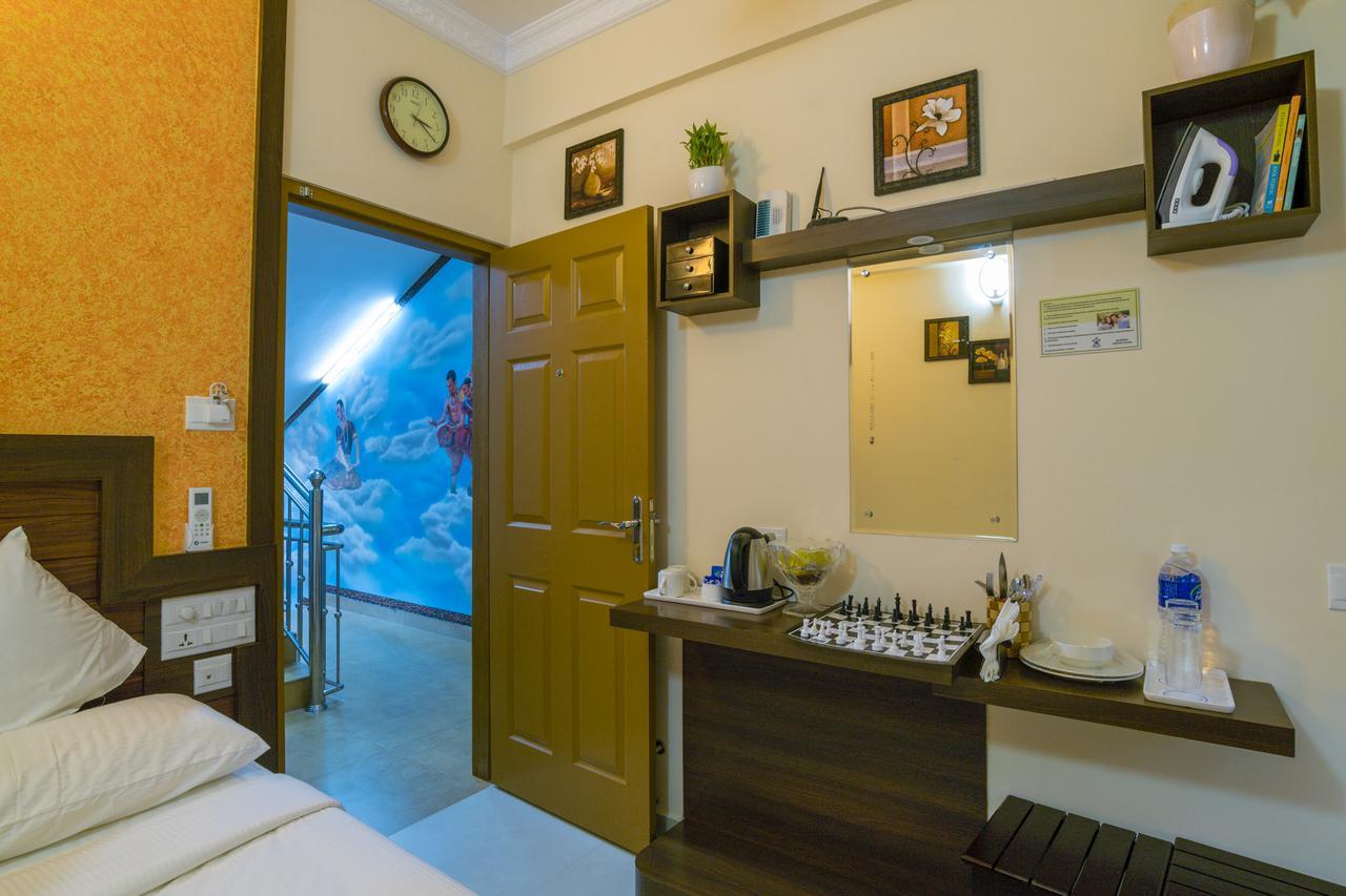 Blue Bell Cochin Airport Hotel Nedumbassery Ngoại thất bức ảnh