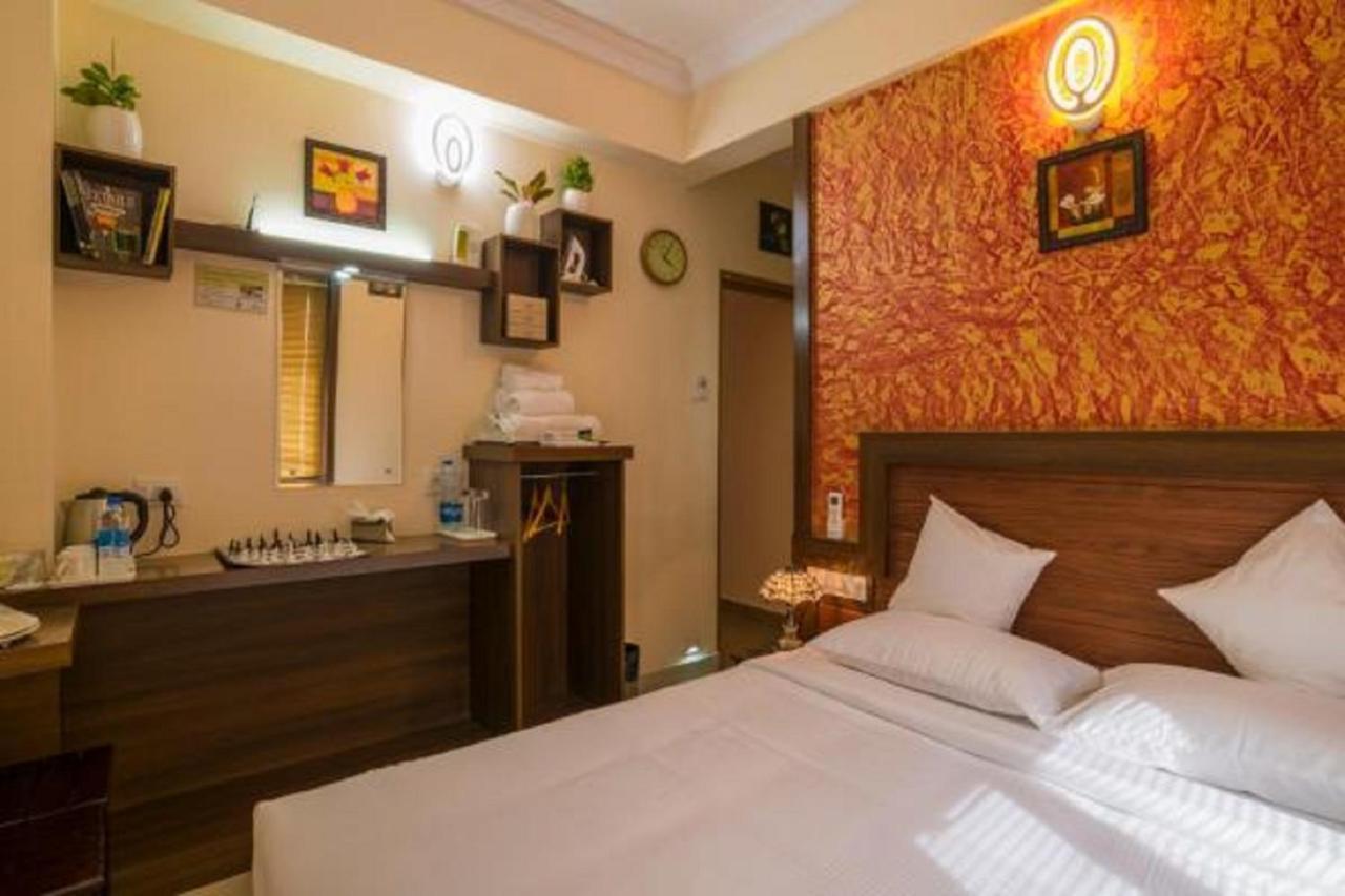 Blue Bell Cochin Airport Hotel Nedumbassery Ngoại thất bức ảnh